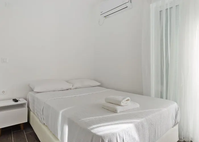 Appartement Helios 2 *