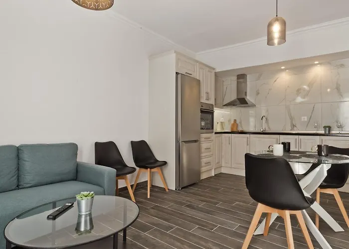 Appartement Helios 2 *