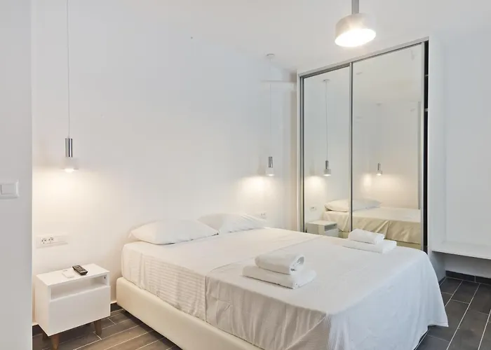 Appartement Helios 2 *